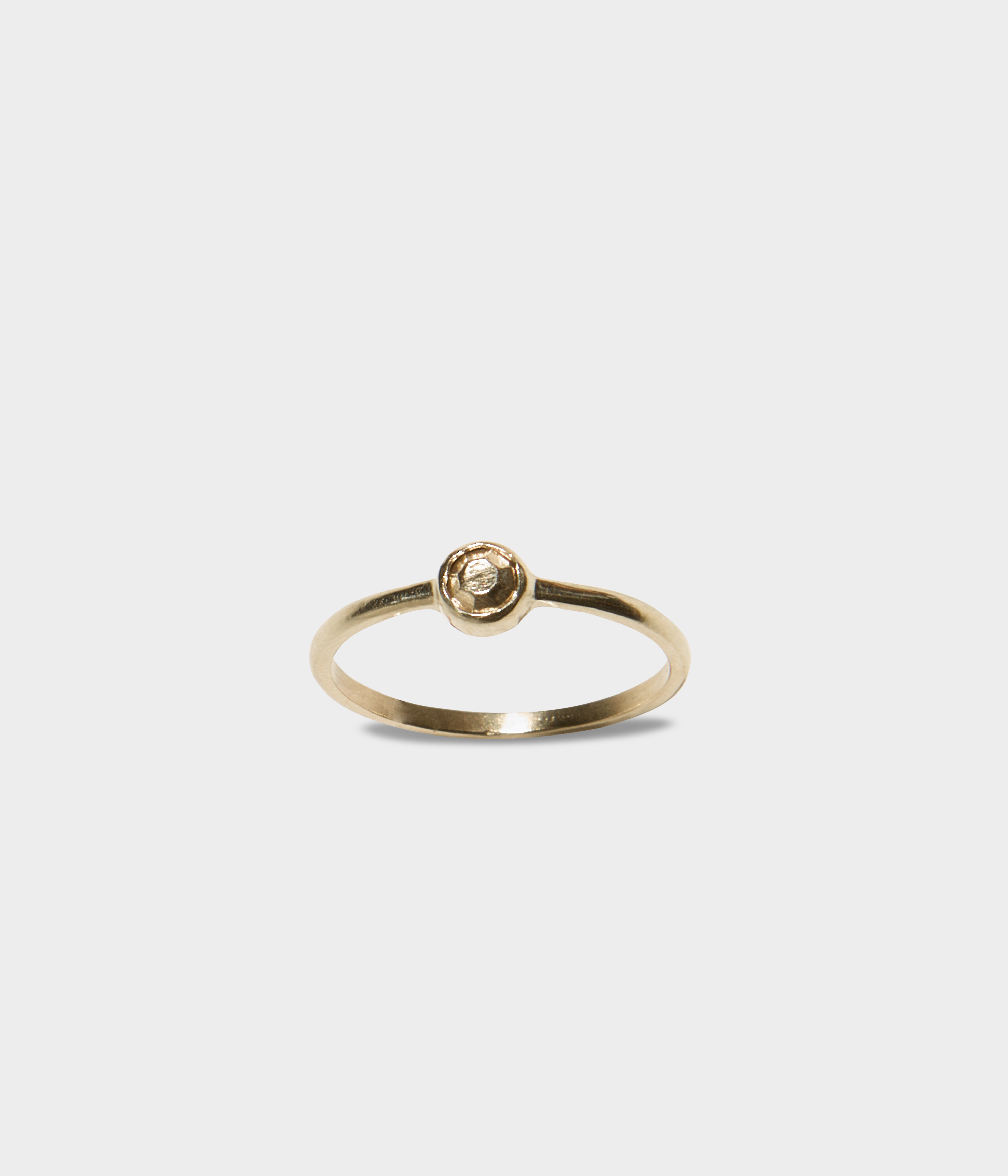 Mini-stone bezel ring 14K