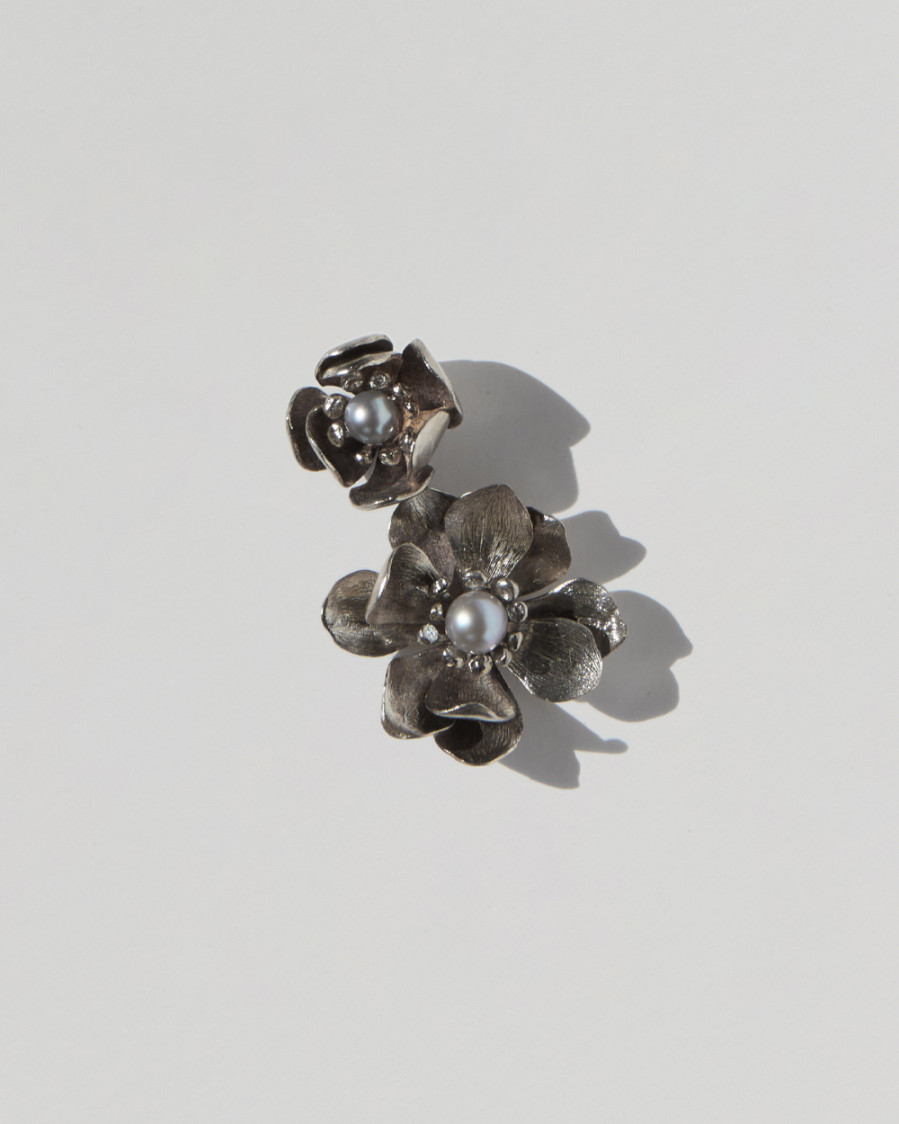 Anemone drop earrings